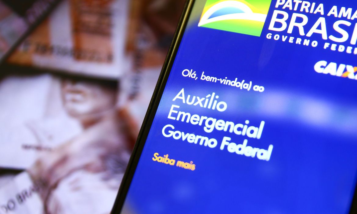 Somente 56% dos aprovados no Auxílio Emergencial receberão a parcela de $300